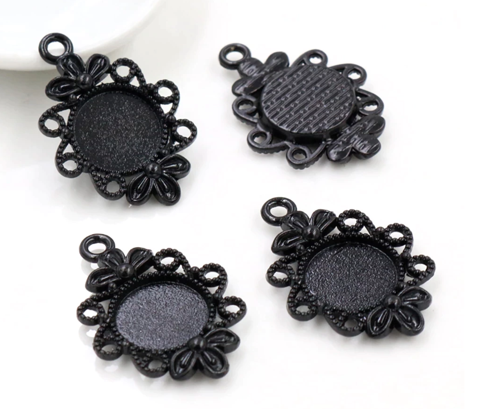 4pcs, 12mm Inner Size Flower Style Cabochon Base Cameo Setting Charms Pendant in Black