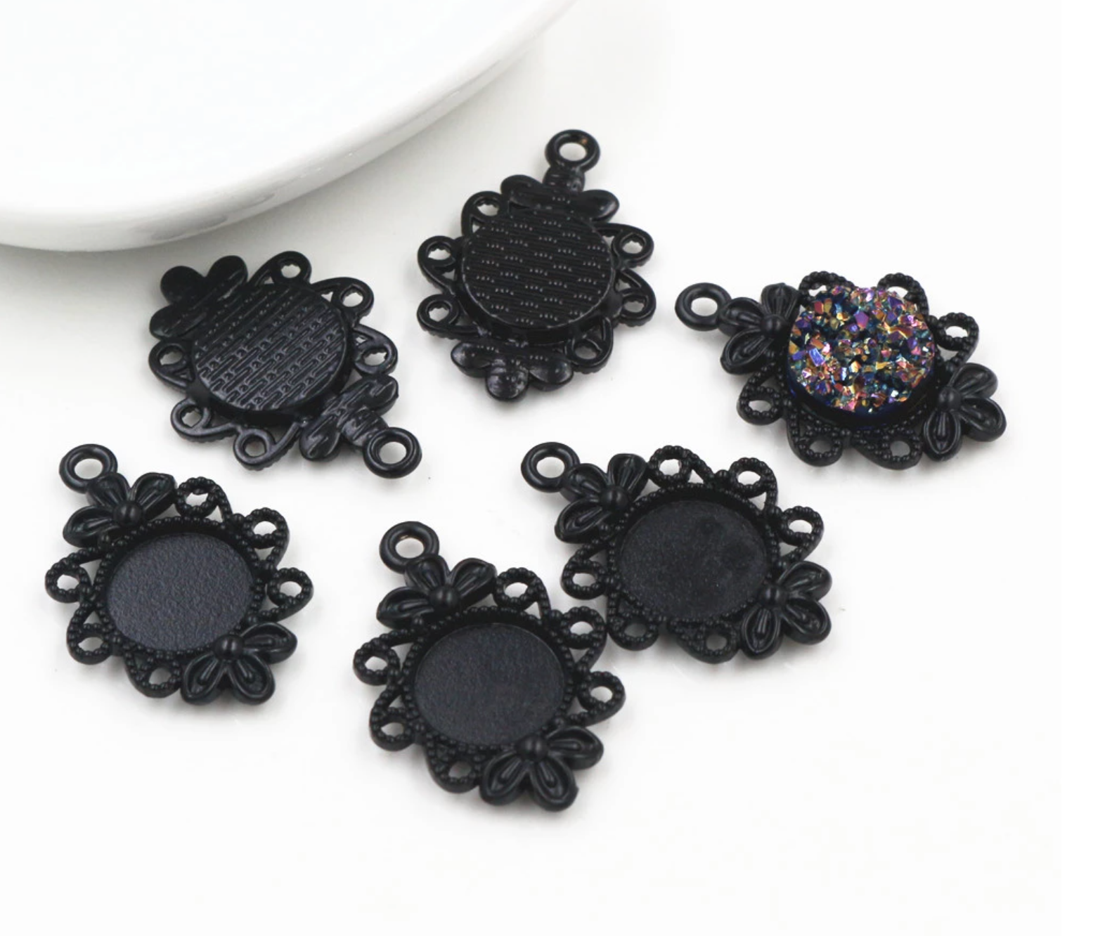 4pcs, 12mm Inner Size Flower Style Cabochon Base Cameo Setting Charms Pendant in Black