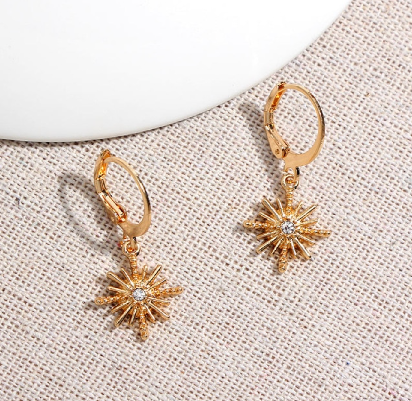 1 pair(2pcs), North Star Drop Earrings in Gold