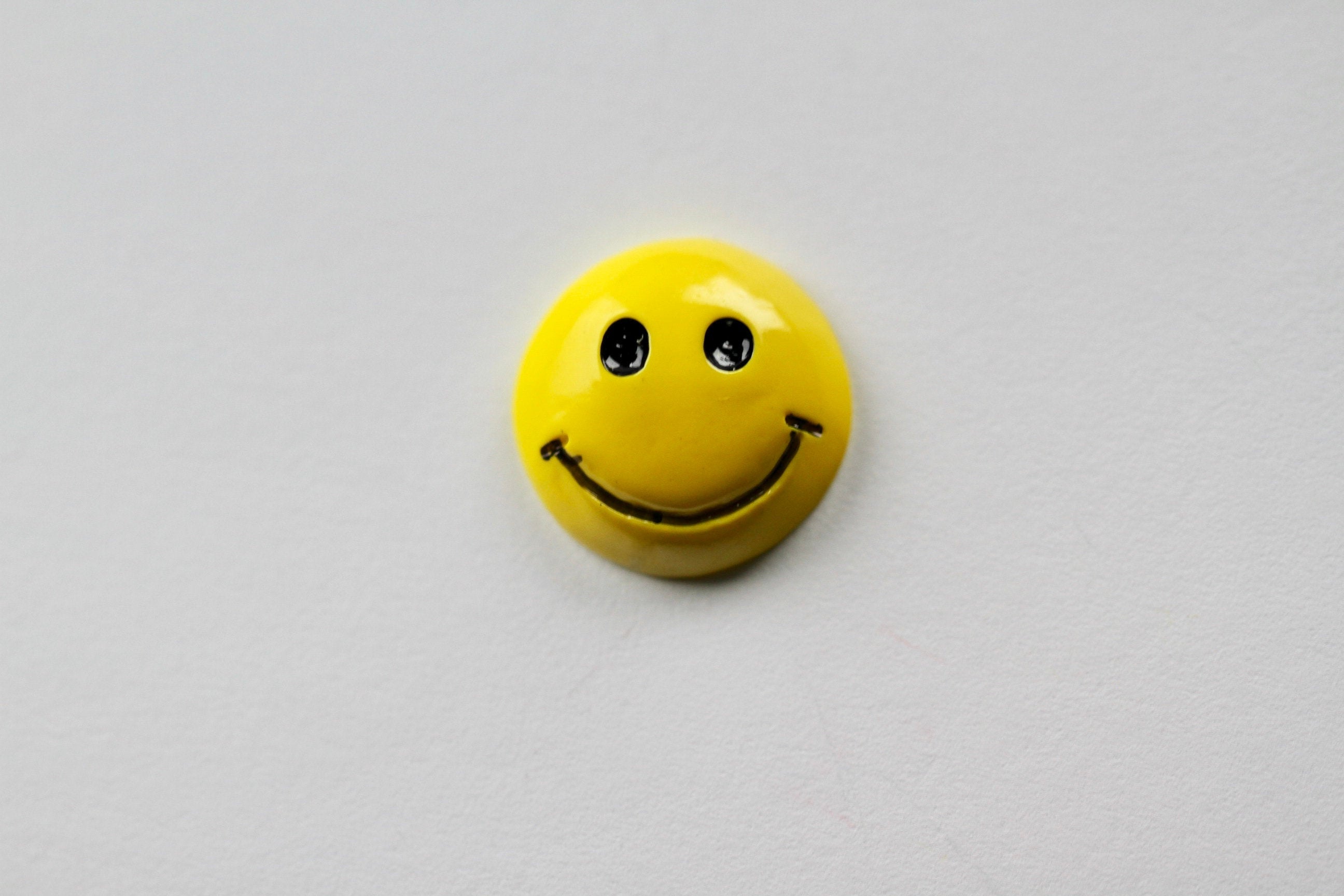 5pcs, Approx 18mm Smiley Flatback Resin with Rhinestones