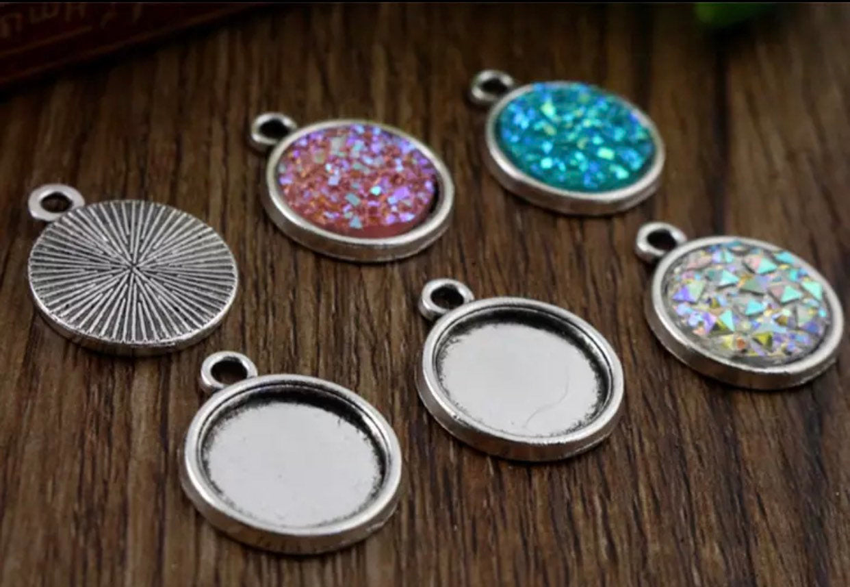 5pcs, 12mm Inner Setting, Lead Free and Nickel Free Zinc Alloy Material Pendant Cabochon in Antique Silver