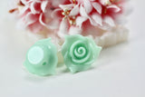 5pcs, Approx 20mm Flower Flatback Resin / plastic in mint