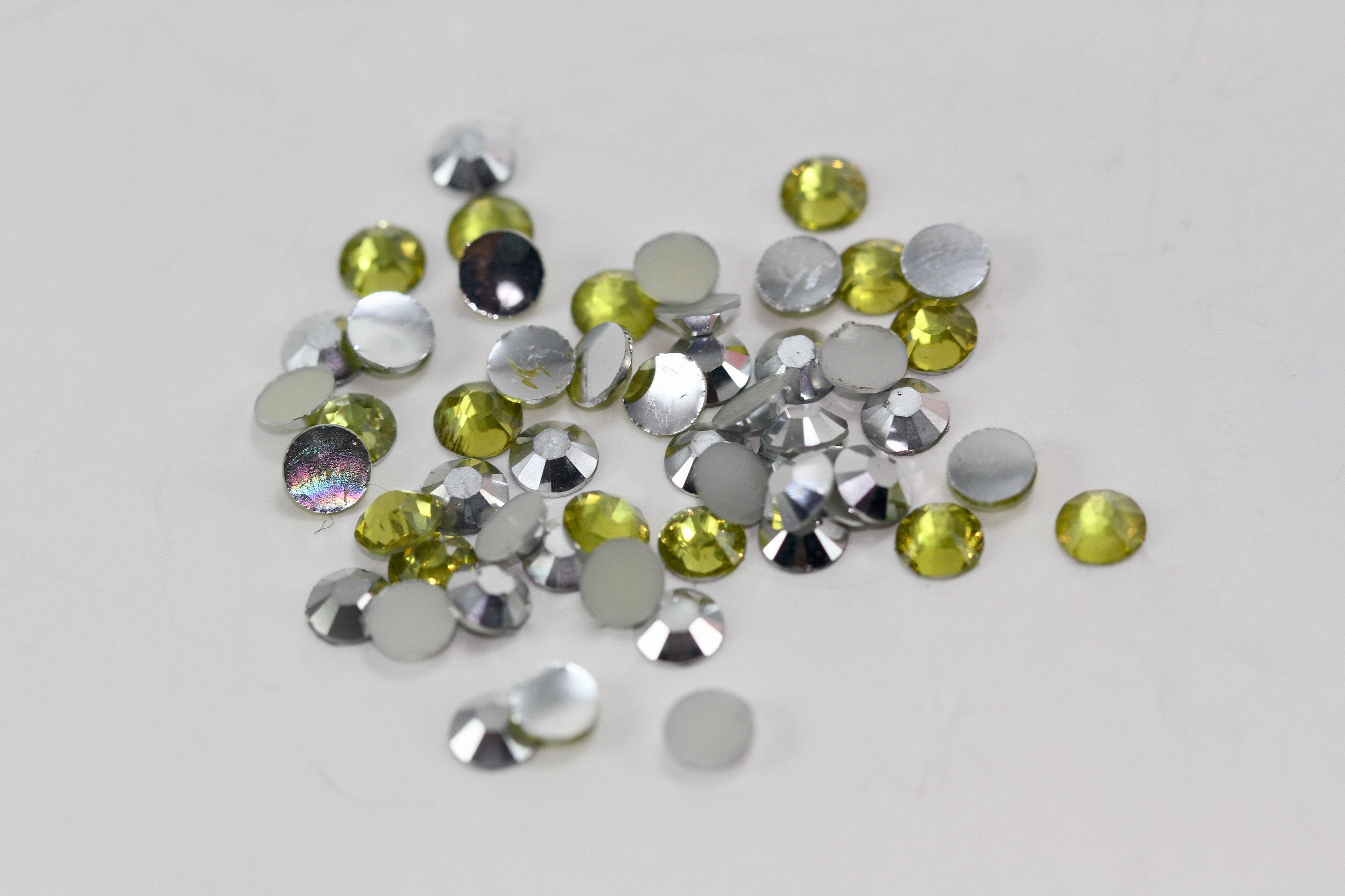 CLEARANCE!!! - 1 pack (Approx 50pcs), 4mm High Quality Rhinestone in yellow