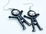 1 pair, 6.5cm x 3cm , Resin Halloween Earrings Black & White Skeleton Skull