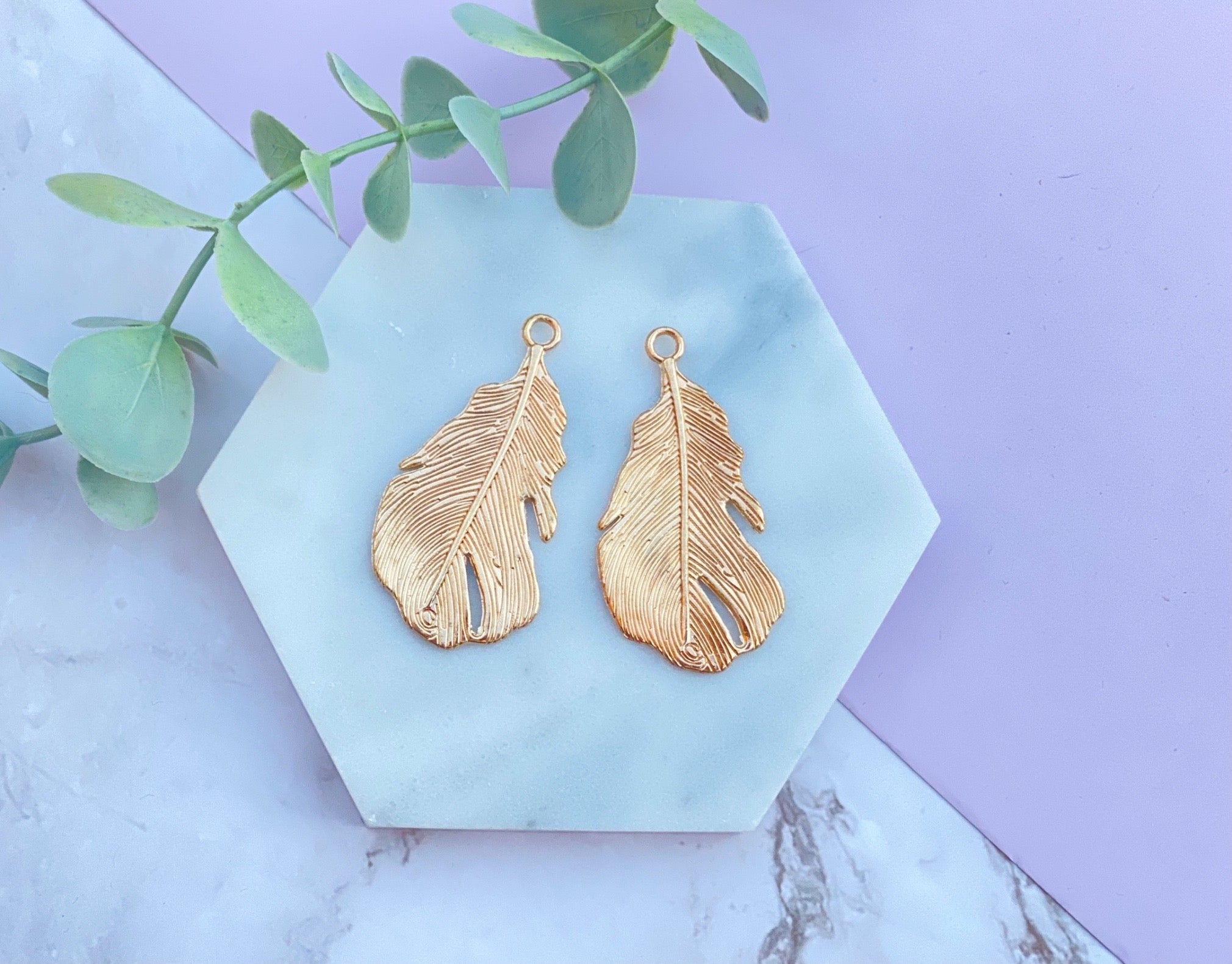 1pc, Alloy Feather Charms in Gold